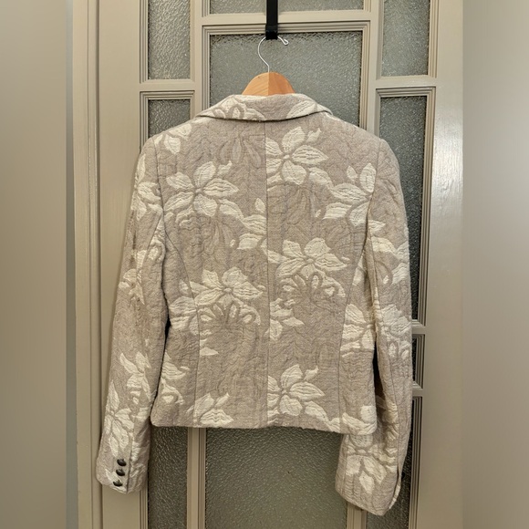 Tuzzi Cream & Tan Blazer with Floral pattern - Picture 3 of 3